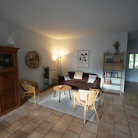 Διαμέρισμα Familienfreundliche Grosse Mit Viel Aussenraum *