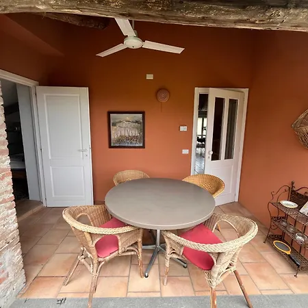 Familienfreundliche Grosse Mit Viel Aussenraum Apartment Dogliani