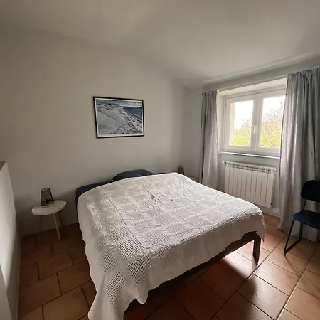 Familienfreundliche Grosse Mit Viel Aussenraum *